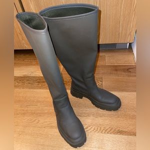 ARMY GREEN ZARA BOOTS